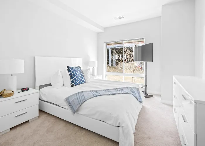 Global Luxury Suites At Reston