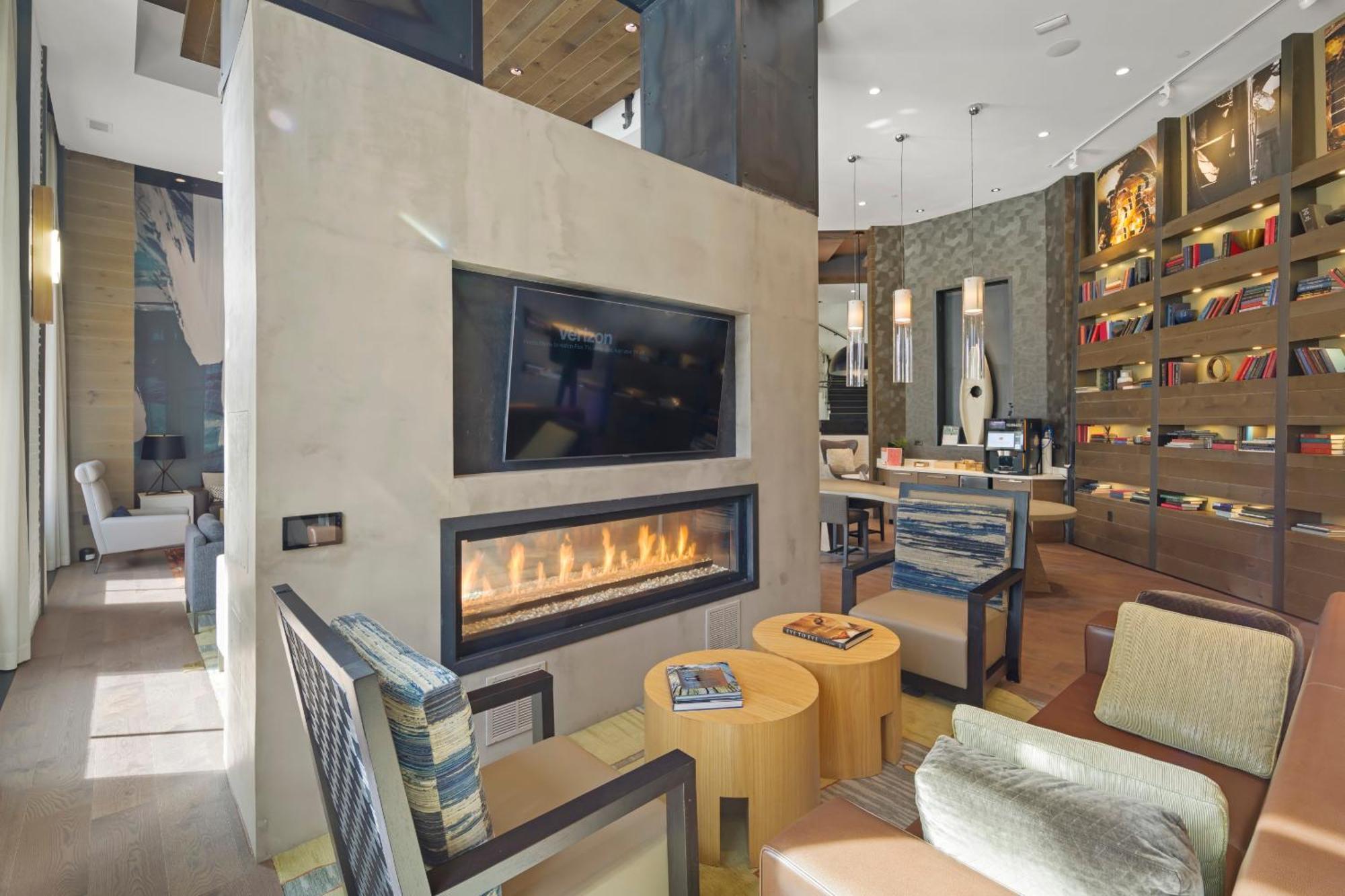 Apartment Global Luxury At *