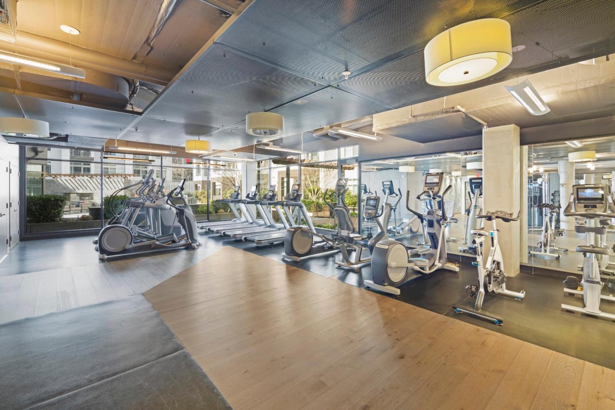 Global Luxury At Reston