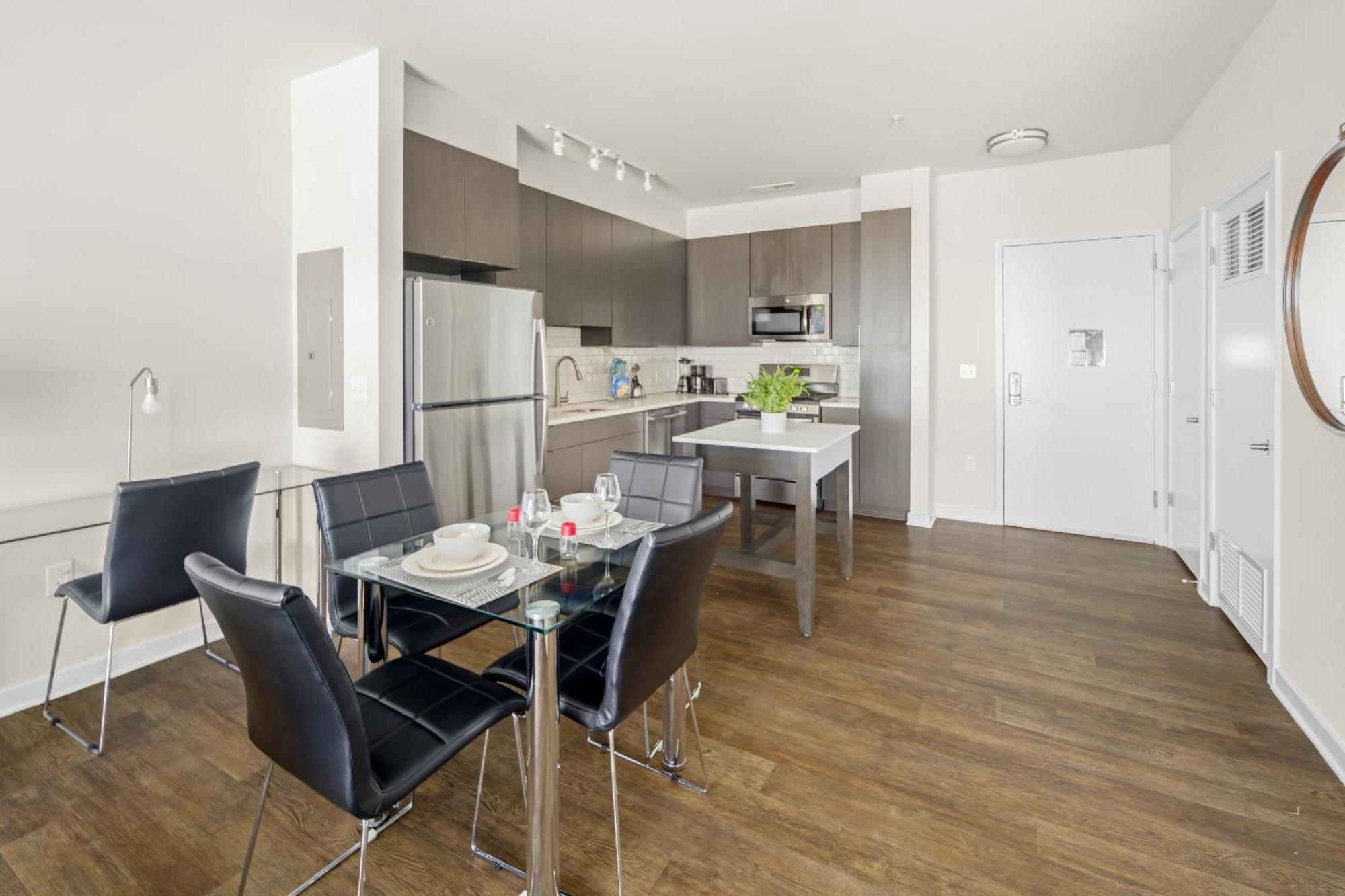 Global Luxury At Apartment