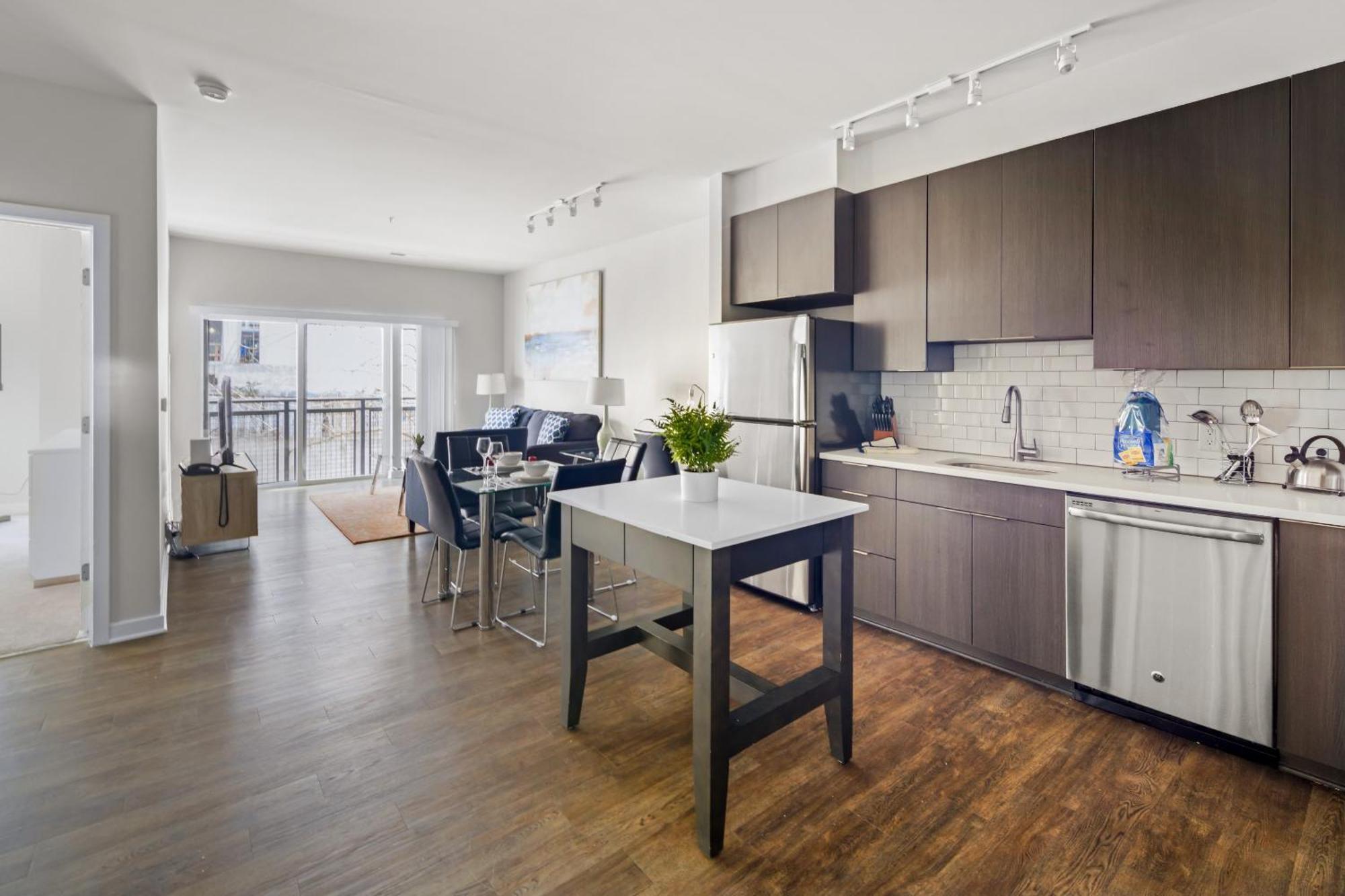 Global Luxury At * Reston